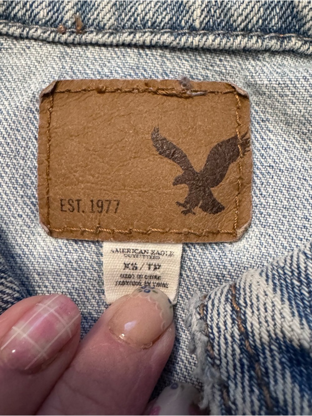 American Eagle Distressed Denim Jacket XS Light Wash Vintage Grunge Trucker - Picture 5 of 6